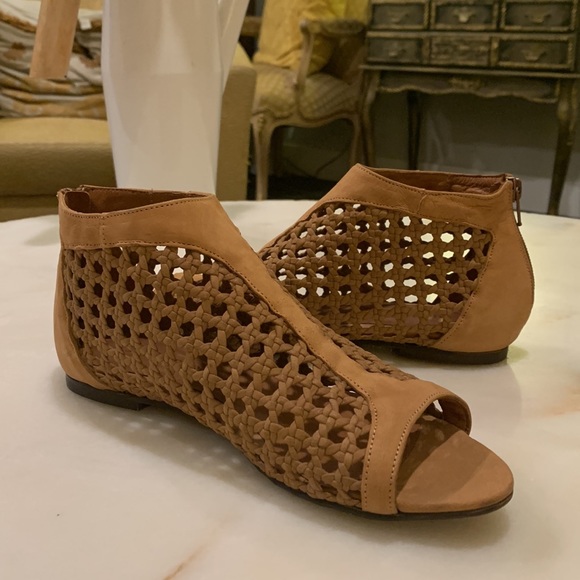 Sundance Leather Woven Peep Toe Delphia Sandal Caning Size 38 - Picture 7 of 13